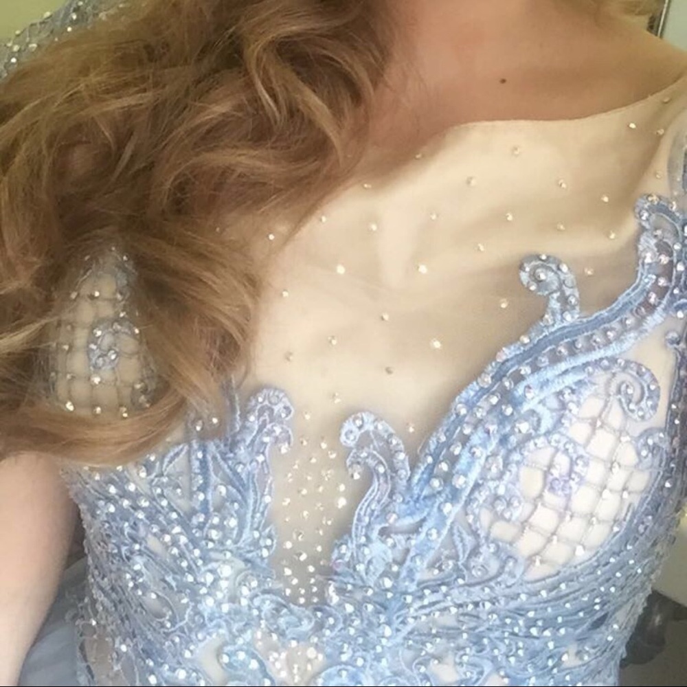 Prom Dress ✨ - Picture 3 of 3